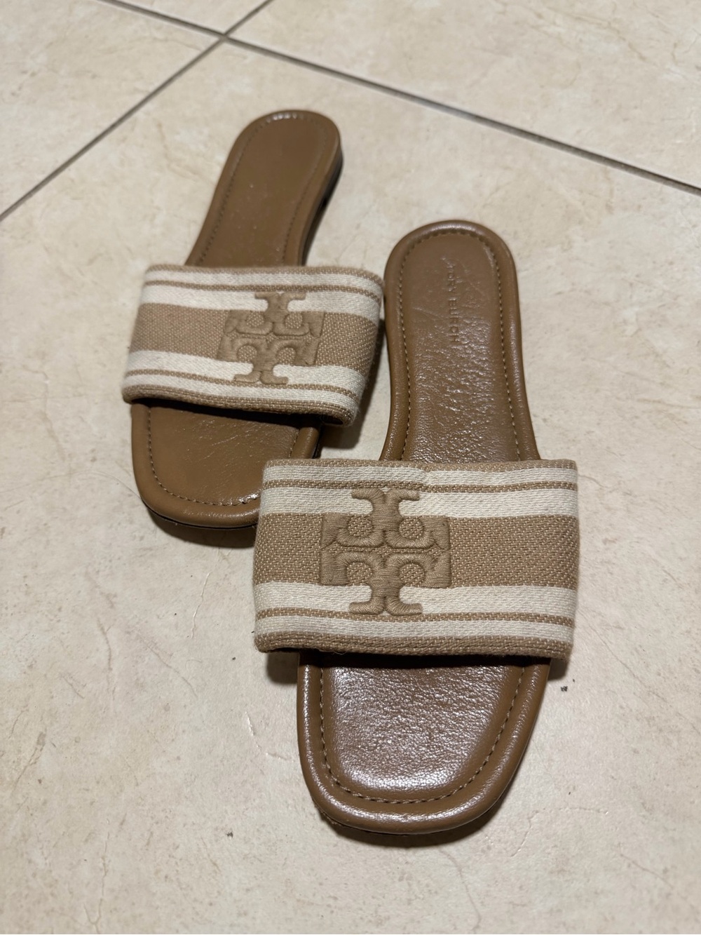 Tory Burch Women Tan and Cream Logo Canvas Slide Sandals
